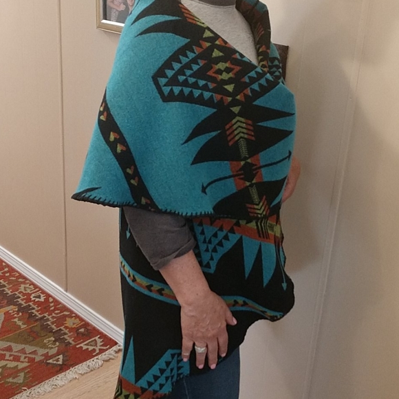 Reversible Southwestern Style Poncho one size fits - Picture 2 of 8